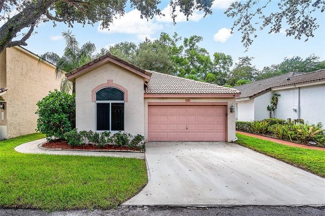 1 of 36 - 1443 Banyan Cir, Pompano Beach, FL