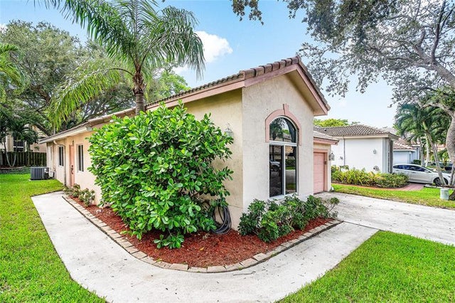 2 of 36 - 1443 Banyan Cir, Pompano Beach, FL