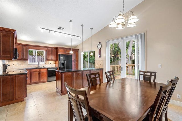 4 of 36 - 1443 Banyan Cir, Pompano Beach, FL