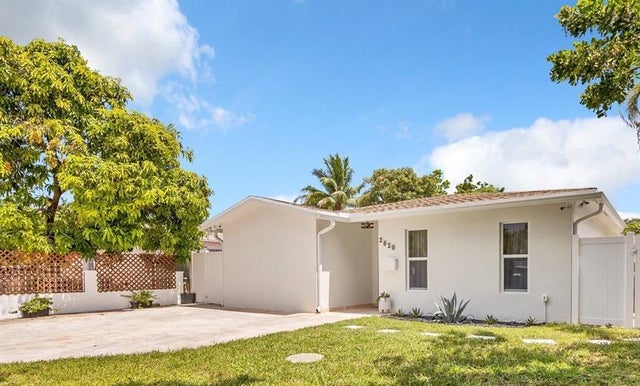 1 of 22 - 2620 Adams St, Hollywood, FL