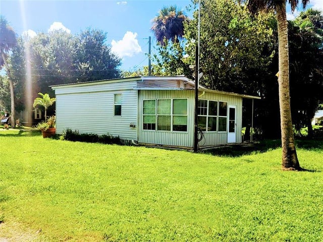3 of 24 - 1048 Arvin Ln, Moore Haven, FL