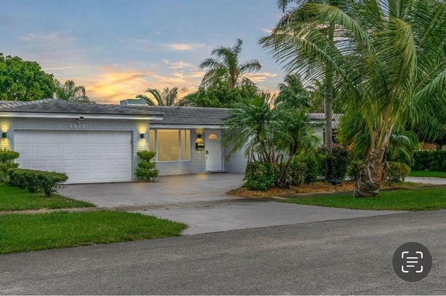 1 of 13 - 4811 Hayes St, Hollywood, FL
