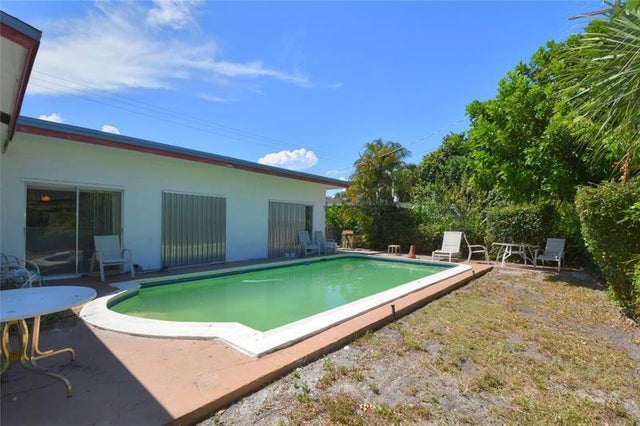 3 of 12 - 1240 S Cypress Rd, Pompano Beach, FL
