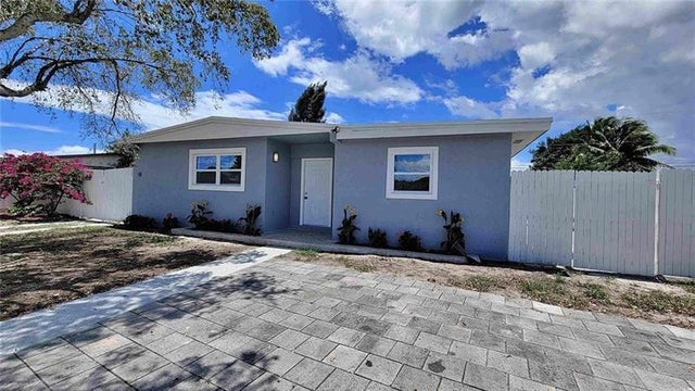 1 of 31 - 266 Ne 42nd St, Deerfield Beach, FL