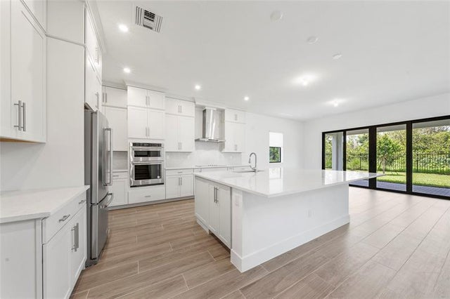 5 of 25 - 2652 Nw 87th Ter, Pembroke Pines, FL