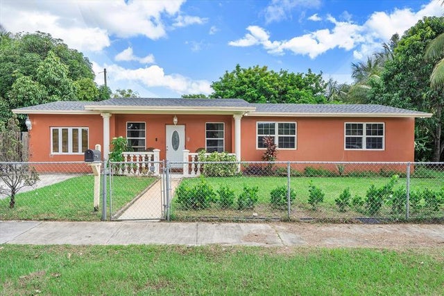 2 of 37 - 19351 Ne 1st Ct, Miami, FL