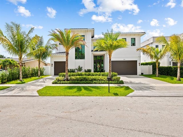 1 of 51 - 2420 Ne 48th St, Lighthouse Point, FL
