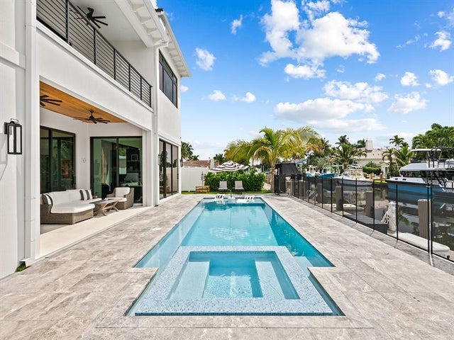 3 of 51 - 2420 Ne 48th St, Lighthouse Point, FL