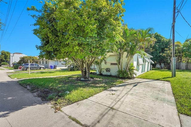 3 of 66 - 917 N 17th Ave, Hollywood, FL
