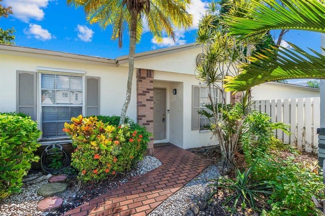 2 of 20 - 14680 N Beckley Sq, Davie, FL