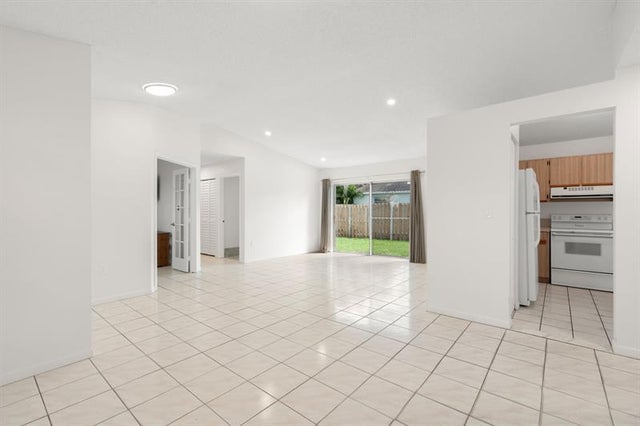 3 of 20 - 14680 N Beckley Sq, Davie, FL