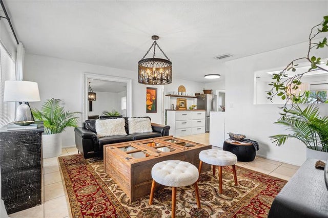 2 of 26 - 170 Nw 27th St, Pompano Beach, FL