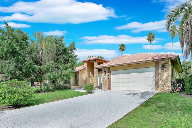 1 of 71 - 645 Nw 102nd Ave, Coral Springs, FL
