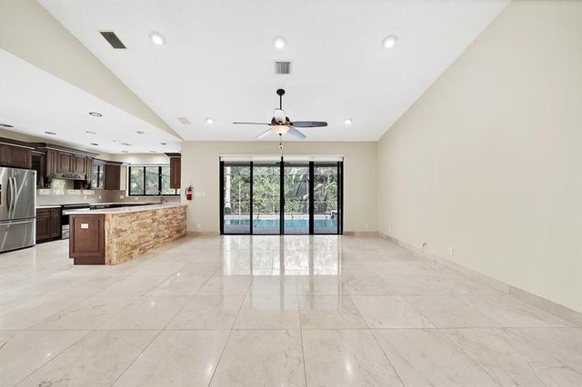 5 of 71 - 645 Nw 102nd Ave, Coral Springs, FL
