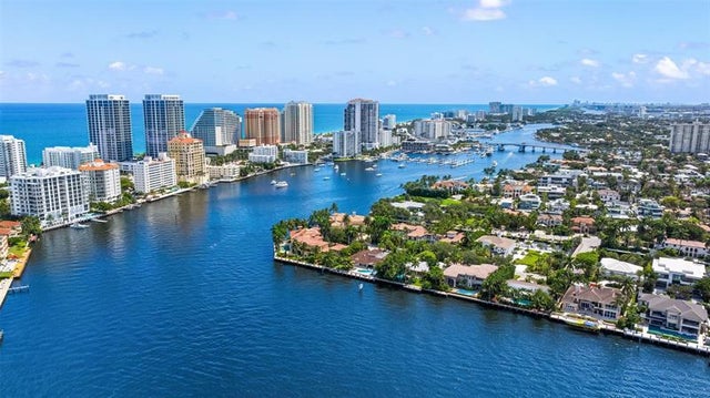 3 of 21 - 2701 Aqua Vista Blvd, Fort Lauderdale, FL