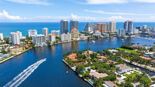 4 of 21 - 2701 Aqua Vista Blvd, Fort Lauderdale, FL