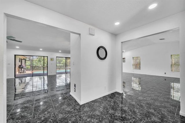 5 of 58 - 303 Nw 105th Ter, Coral Springs, FL