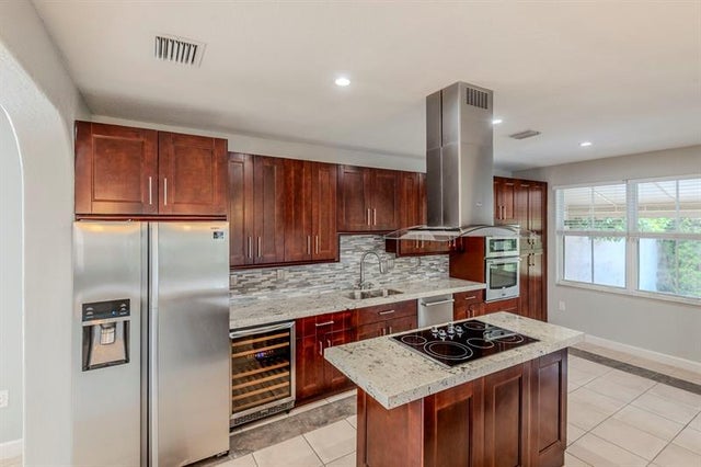 3 of 48 - 15465 Sw 36th Ter, Miami, FL