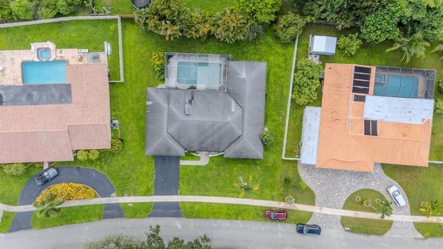 3 of 40 - 660 Nw 74th Ter, Plantation, FL