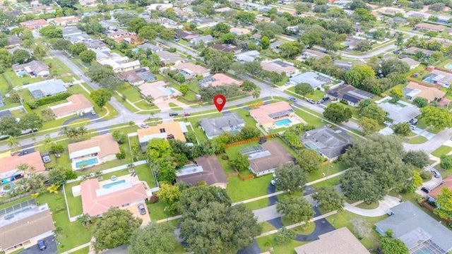 4 of 40 - 660 Nw 74th Ter, Plantation, FL