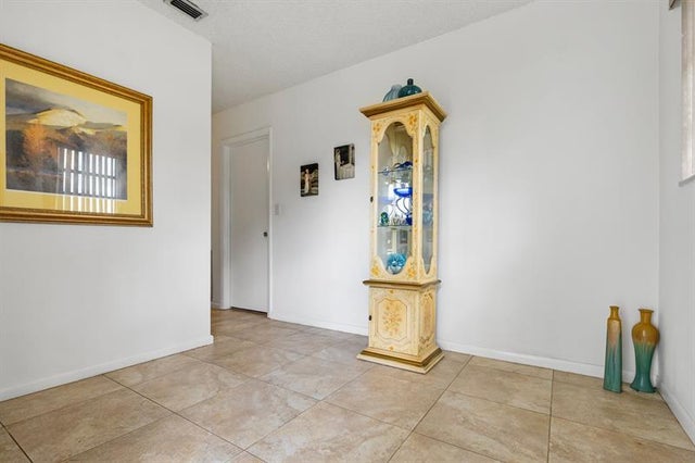 5 of 40 - 660 Nw 74th Ter, Plantation, FL