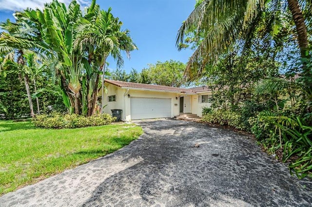 1 of 36 - 11660 Canal Dr, North Miami, FL