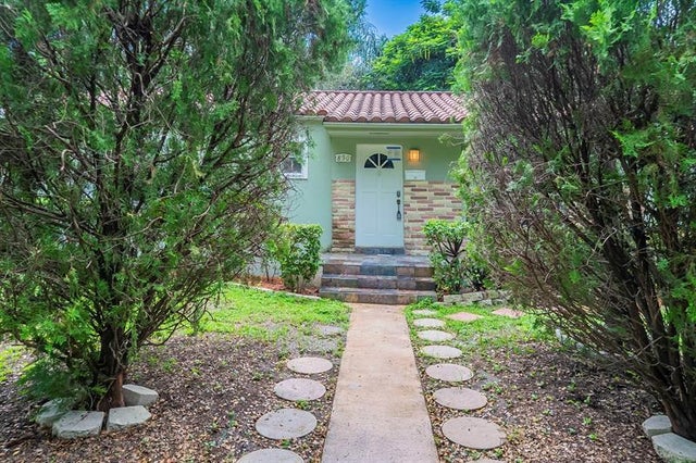 1 of 27 - 850 Ne 118th St, Biscayne Park, FL