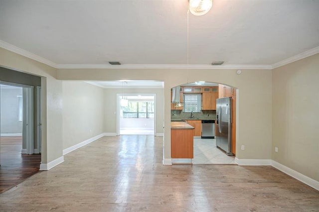 4 of 27 - 850 Ne 118th St, Biscayne Park, FL
