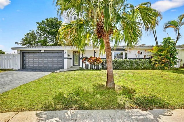 1 of 48 - 7000 Nw 20th St, Sunrise, FL