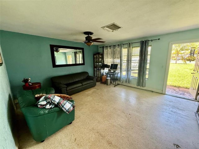 4 of 23 - 6592 Patricia Dr, West Palm Beach, FL