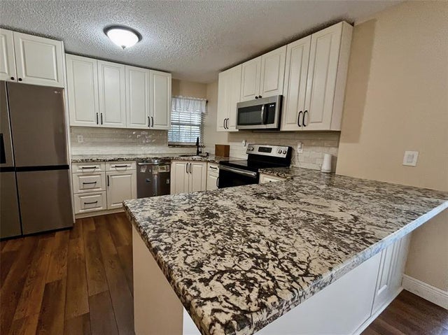 2 of 20 - 11567 N Open Ct, Hollywood, FL