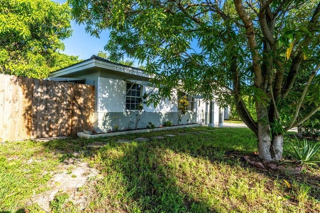 3 of 20 - 4581 Ne 3rd Ave, Fort Lauderdale, FL