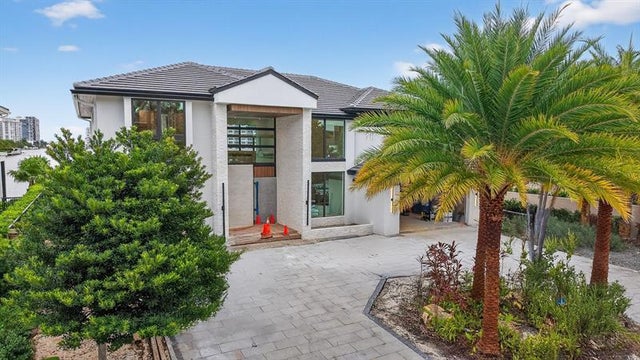 3 of 35 - 2533 Aqua Vista Blvd, Fort Lauderdale, FL