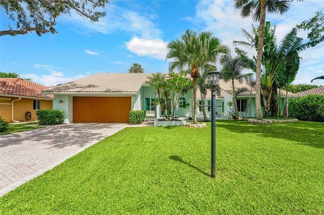 1 of 57 - 2739 Oak Tree Ln, Fort Lauderdale, FL
