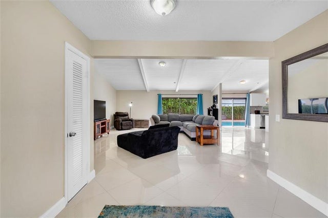 5 of 41 - 7340 Nw 37th St, Lauderhill, FL