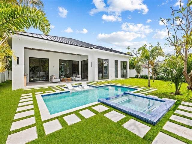 4 of 40 - 1717 Ne 17th Ter, Fort Lauderdale, FL