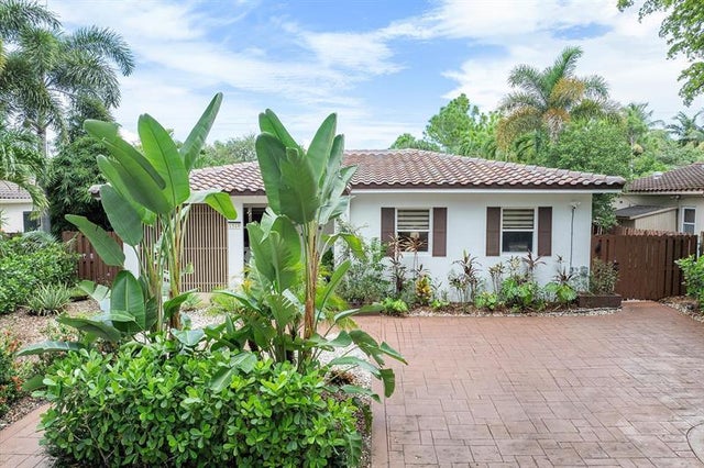 2 of 36 - 1519 Washington St, Hollywood, FL