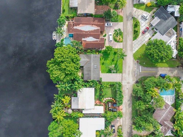 2 of 30 - 725 Ne 17th Ct, Fort Lauderdale, FL