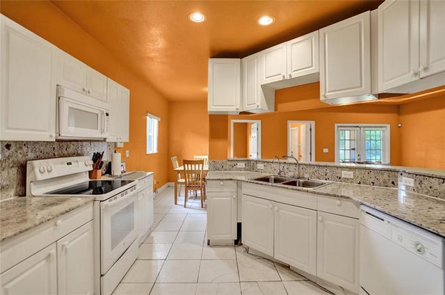 2 of 38 - 3020 Nw 10th Ct, Fort Lauderdale, FL