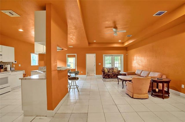 5 of 38 - 3020 Nw 10th Ct, Fort Lauderdale, FL