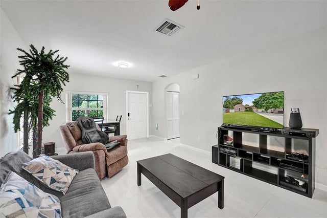 2 of 99 - 1660 Sw 29th Ave, Fort Lauderdale, FL