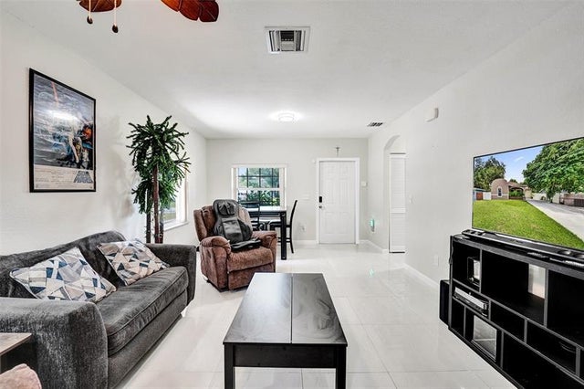 3 of 99 - 1660 Sw 29th Ave, Fort Lauderdale, FL