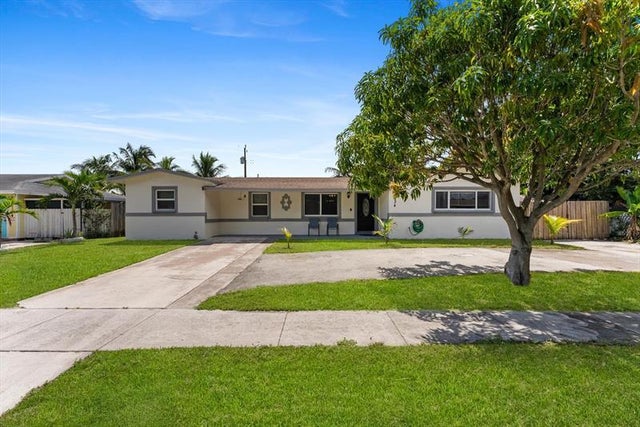 3 of 56 - 1434 W Trammell St, Lantana, FL
