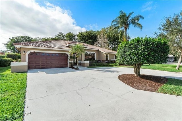3 of 28 - 3958 Nw 57th St, Coconut Creek, FL