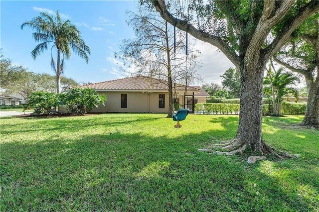 5 of 28 - 3958 Nw 57th St, Coconut Creek, FL