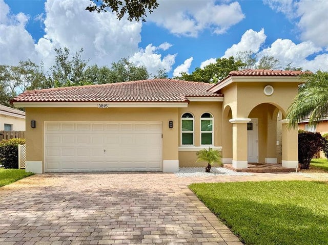 1 of 30 - 3815 Nw 43rd Ter, Coconut Creek, FL