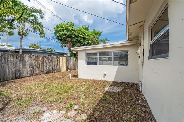 3 of 50 - 2871 Nw 18 Ct, Fort Lauderdale, FL