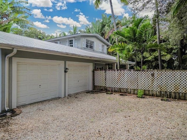 4 of 76 - 12700 Sw 72nd Ave, Pinecrest, FL