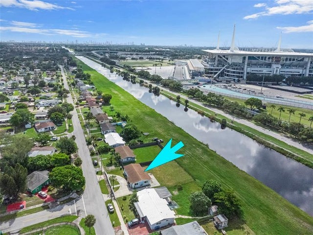 5 of 23 - 2360 Nw 204, Miami Gardens, FL