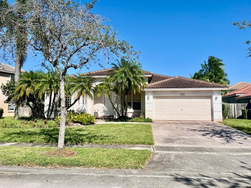 16775 Nw 8th St, Pembroke Pines